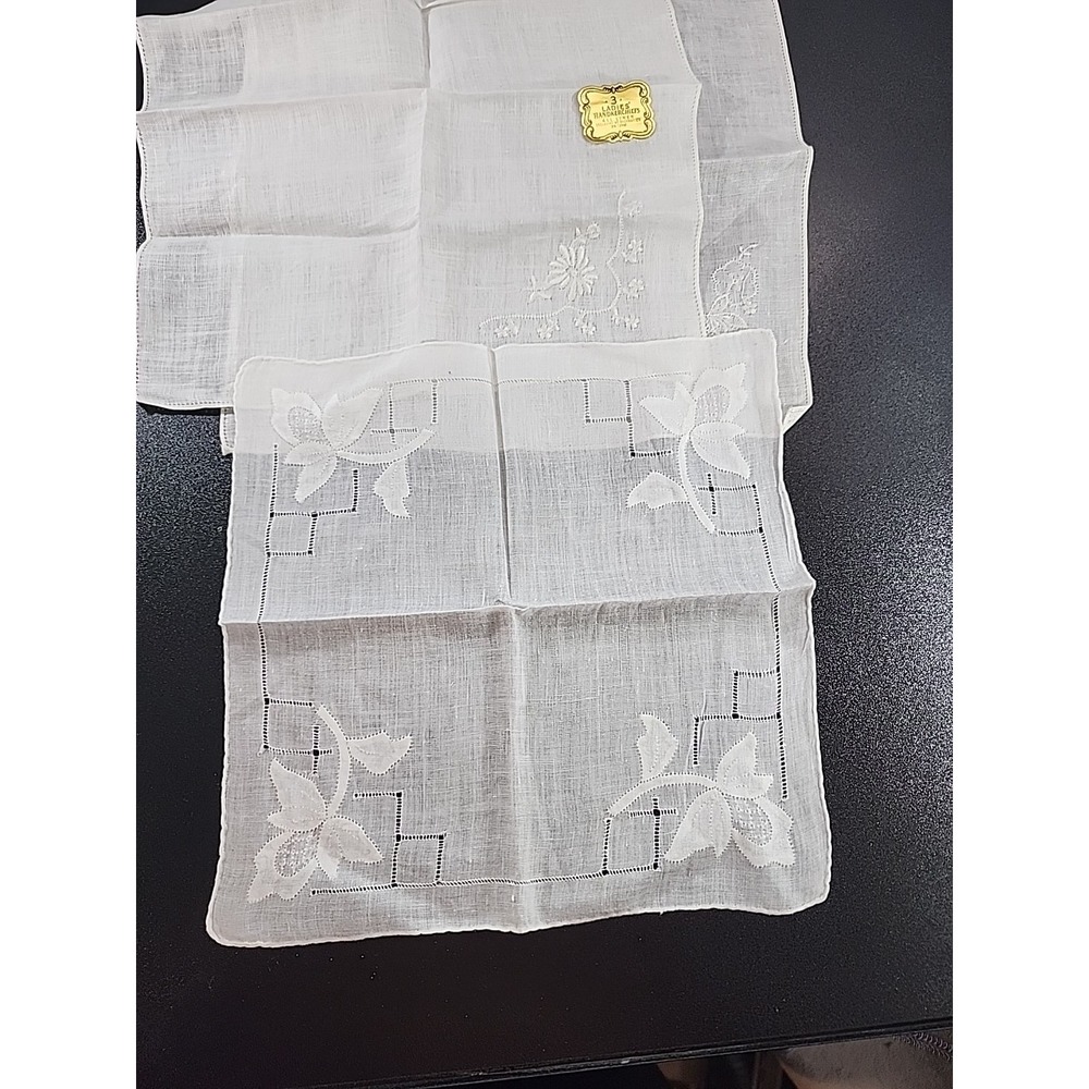 Vintage Dainty White Linen Hankie with Lace Trim Wedding Set Of 3 - Picture 6 of 8